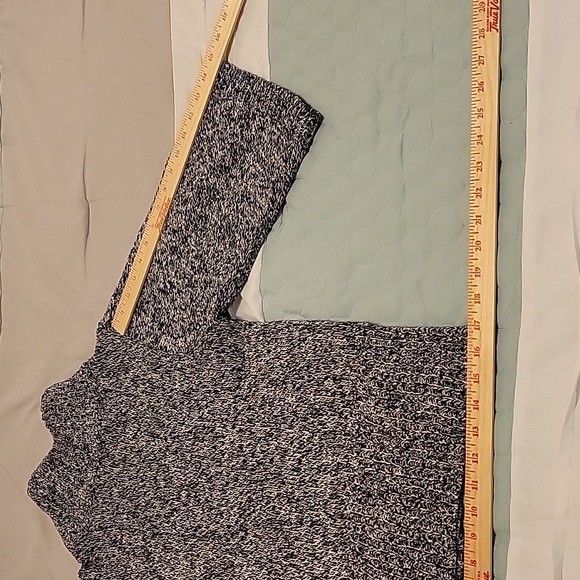 JONES NEW YORK SIGNATURE Size Small Gray Back & White Knit Zippered Sweater - Picture 10 of 16